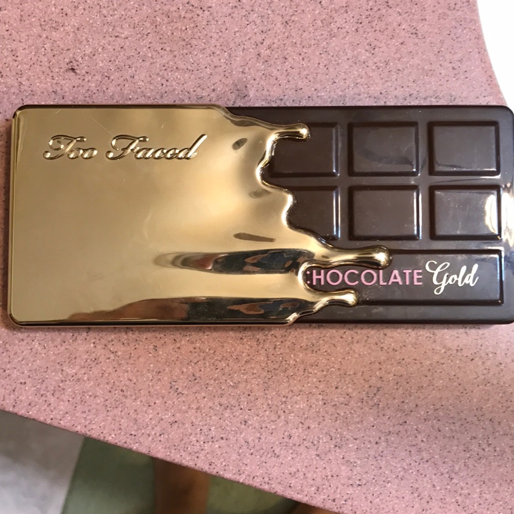 Too faced chocolate gold palette!